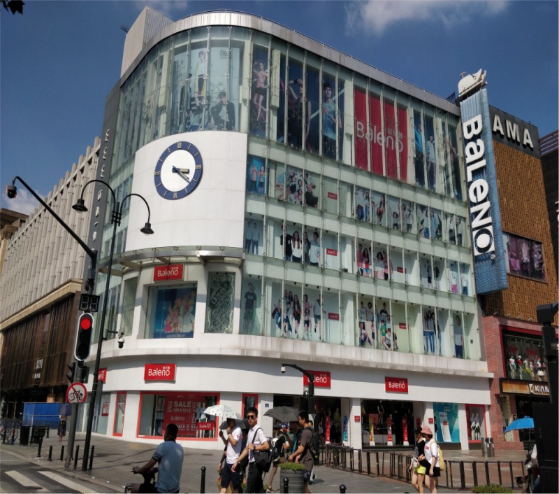 班尼路 武汉中心百货江汉路旗舰店